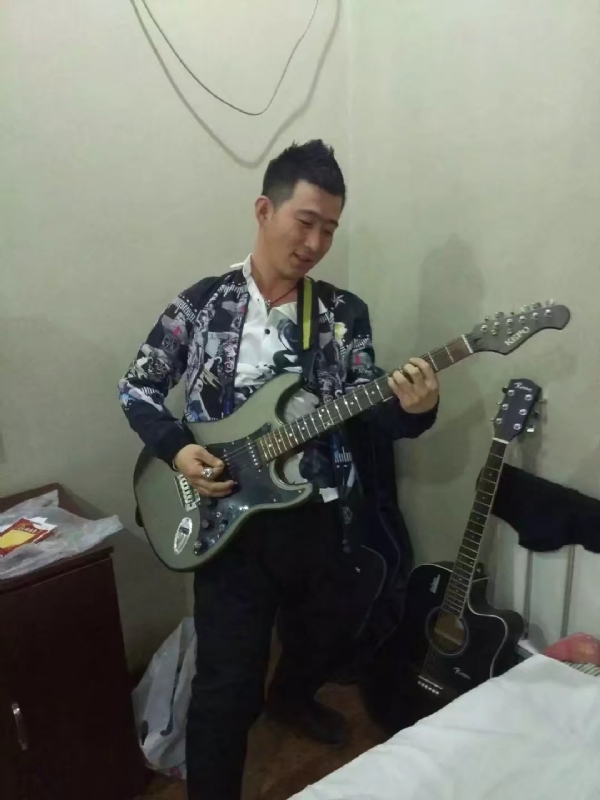 小吉他的第一张照片--四平交友中心
